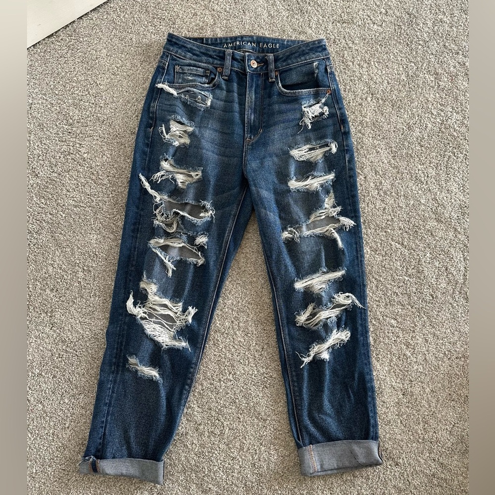 - American eagle Mom jeans